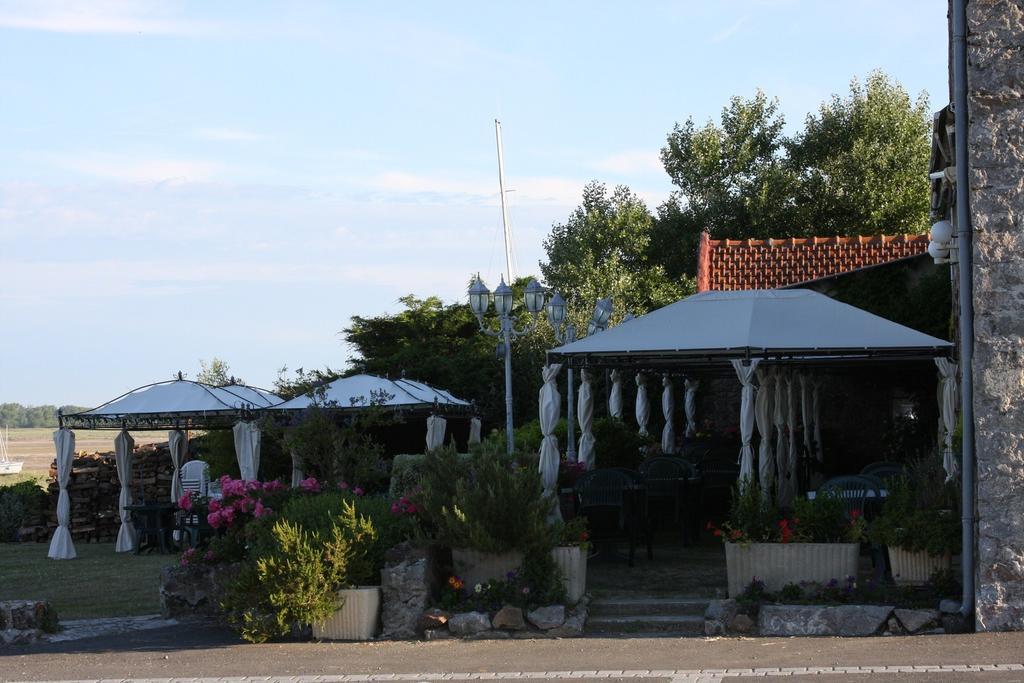 Hostellerie De La Baie Regnéville-sur-Mer Buitenkant foto